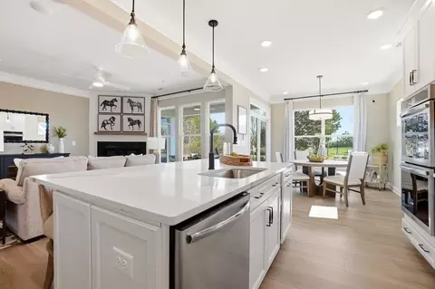 Kitchen - 43 Black Forest Pointe Trl, Benson, NC 27504 photo 7 of 13