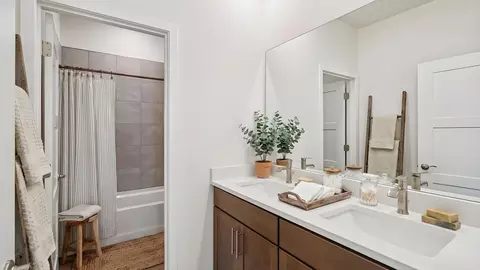 Bath - 10370 Tucker Rd, Weeki Wachee, FL 34613 photo 3 of 5