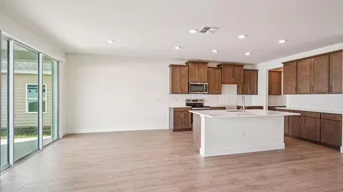 Living - 10370 Tucker Rd, Weeki Wachee, FL 34613 photo 4 of 6