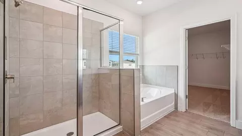 Bath - 10370 Tucker Rd, Weeki Wachee, FL 34613 photo 5 of 5