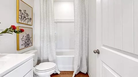 Bath - 1075 Gadwall Dr, Alabaster, AL 35007 photo 1 of 5