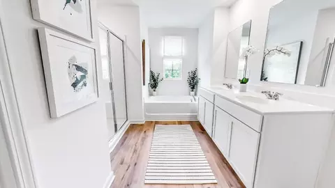 Bath - 1075 Gadwall Dr, Alabaster, AL 35007 photo 2 of 5