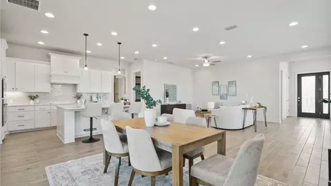 8113 Wild Coast Trl, Parrish, FL 34219 photo 4