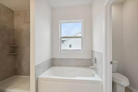 Bath - 2767 Silo Dr, Saline, MI 48176 photo 1 of 2