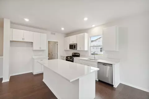 Kitchen - 2767 Silo Dr, Saline, MI 48176 photo 2 of 3