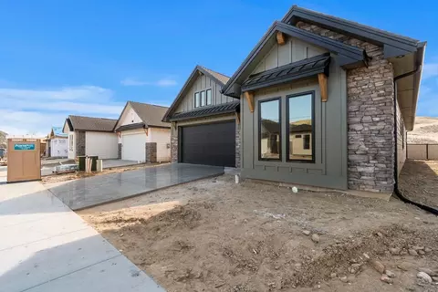 Exterior - 2166 E Rodeo St, Kuna, ID 83634 photo 3 of 9