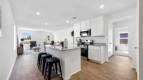 6217 Weezy Willow Ln, Houston, TX 77048