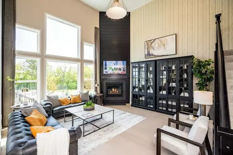 Living - Graystone Drive, Pickerington, OH 43147 photo 4 of 5