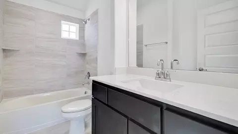 Bath - 527 Coen Cain Dr, Rosenberg, TX 77471 photo 3 of 10