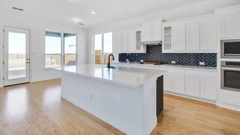 Kitchen - 527 Coen Cain Dr, Rosenberg, TX 77471 photo 2 of 5