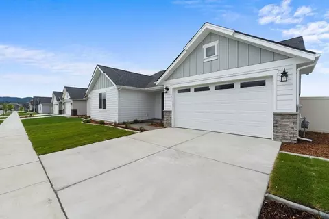 705 E 5th St, Deer Park, WA 99006