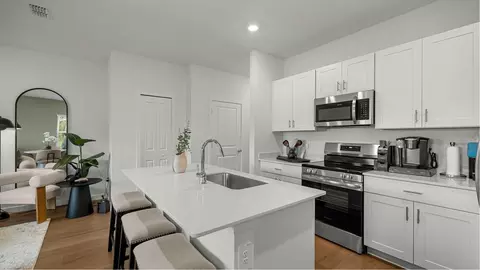 Kitchen - 4973 SW 83rd Pl, Ocala, FL 34476 photo 2 of 4