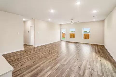Living - 356 Declan St, Springtown, TX 76082 photo 1 of 7