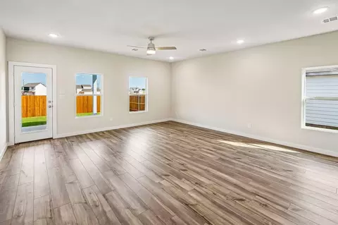 Living - 356 Declan St, Springtown, TX 76082 photo 3 of 7