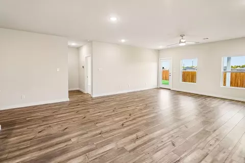 Living - 356 Declan St, Springtown, TX 76082 photo 2 of 7