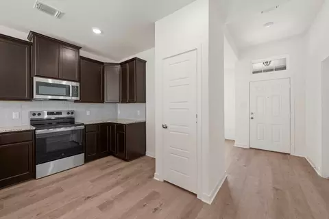 Entry Way - 107 Adaline Bnd, Mcgregor, TX 76657 photo 5 of 9