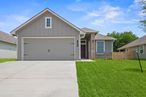 Exterior - 107 Adaline Bnd, Mcgregor, TX 76657 photo 2 of 6