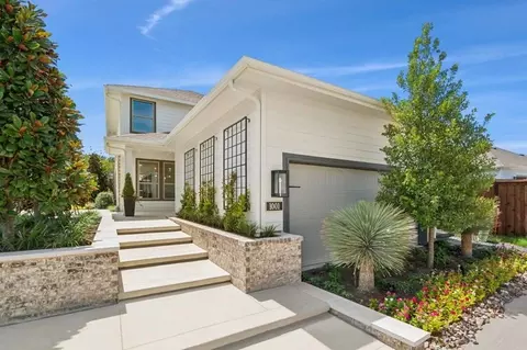 Exterior - 1009 Karis Blvd, Crowley, TX 76036 photo 6 of 7
