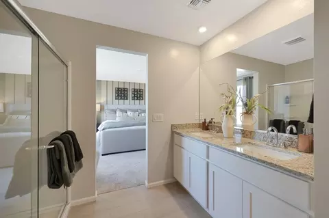 Bath - 17222 W Patrick Ln, Surprise, AZ 85387 photo 2 of 3