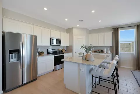 Kitchen - 17222 W Patrick Ln, Surprise, AZ 85387 photo 4 of 4