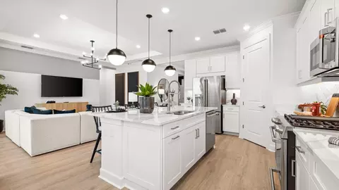 Kitchen - 10614 Eclipse St, Sarasota, FL 34241 photo 7 of 10