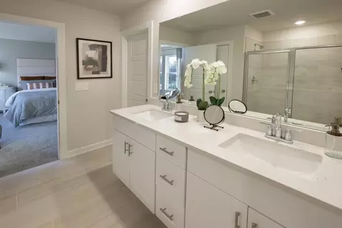 Bath - 108 Lavinia Cir, Duncan, SC 29334 photo 1 of 2