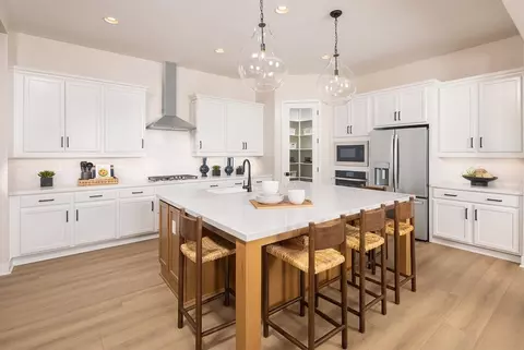 Kitchen - 1923 E Cedar Ridge Rd, Phoenix, AZ 85085 photo 3 of 4