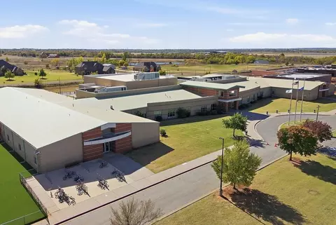 View/Area - 2817 Titus Dr, Yukon, OK 73099 photo 3 of 3