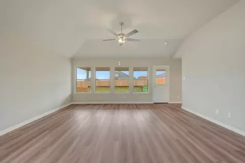 17510 Buffalo Grass Ln, Elmendorf, TX 78112