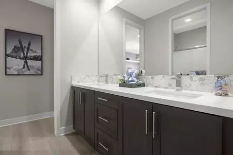 Bath - 6749 Lyric Ave, Lancaster, CA 93536 photo 2 of 5