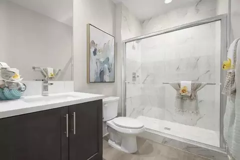 Bath - 6749 Lyric Ave, Lancaster, CA 93536 photo 3 of 5