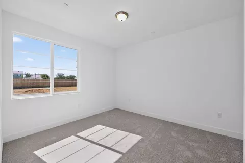 Bedroom - 986 Peters Rd S, Madera, CA 93636 photo 1 of 14