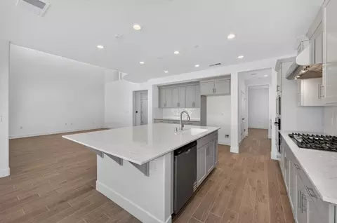 Kitchen - 986 Peters Rd S, Madera, CA 93636 photo 2 of 8