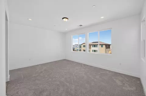 Bedroom - 986 Peters Rd S, Madera, CA 93636 photo 9 of 14