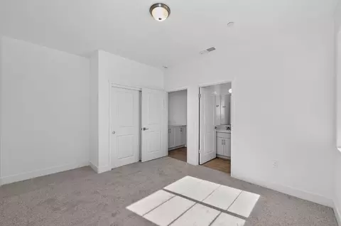 Bedroom - 986 Peters Rd S, Madera, CA 93636 photo 2 of 14