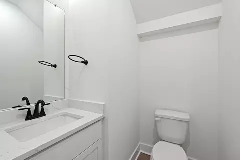 Bath - 122 Alvin Dr, Buda, TX 78610 photo 1 of 5