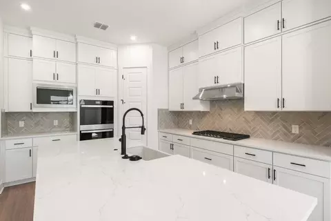 Kitchen - 122 Alvin Dr, Buda, TX 78610 photo 1 of 6