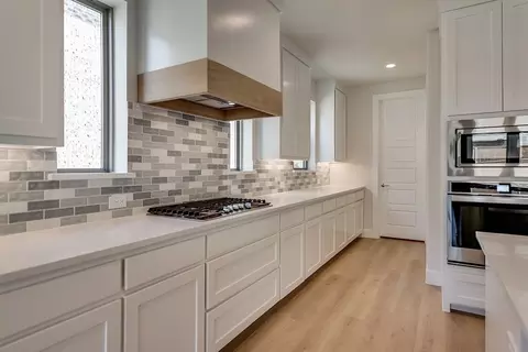Kitchen - 620 Donegal Dr, Celina, TX 75009 photo 4 of 7