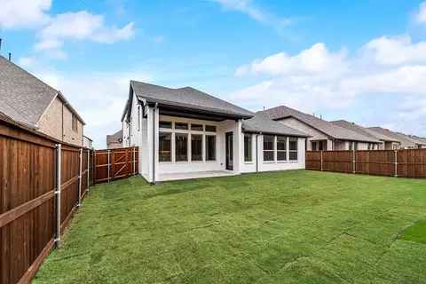 Exterior - 620 Donegal Dr, Celina, TX 75009 photo 7 of 12