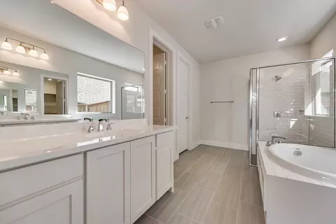 Bath - 620 Donegal Dr, Celina, TX 75009 photo 2 of 14