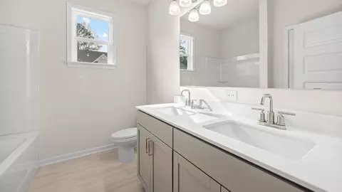 Bath - 610 Edgar St, Hampton, GA 30228 photo 1 of 4
