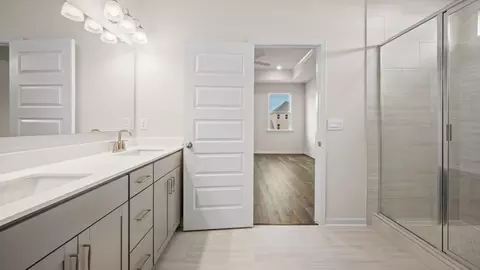 Bath - 610 Edgar St, Hampton, GA 30228 photo 2 of 4