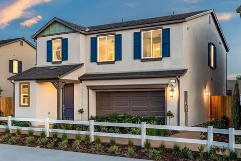 3707 W Owen Ave, Visalia, CA 93291