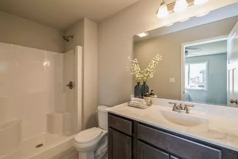 Bath - Alpine Dr, Clive, IA 50325 photo 2 of 2