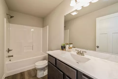 Bath - Alpine Dr, Clive, IA 50325 photo 1 of 2