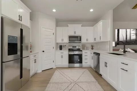 Kitchen - 8400 E Galveston St, Broken Arrow, OK 74014 photo 1 of 8