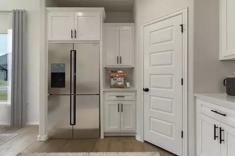 Kitchen - 8400 E Galveston St, Broken Arrow, OK 74014 photo 2 of 8