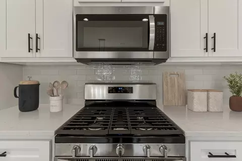 Kitchen - 8400 E Galveston St, Broken Arrow, OK 74014 photo 3 of 8