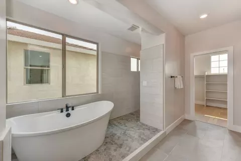 Bath - 1308 Bear Creek Dr, Rocklin, CA 95765 photo 7 of 15