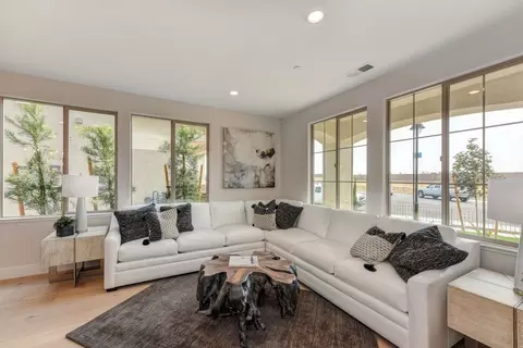 Living - 1308 Bear Creek Dr, Rocklin, CA 95765 photo 2 of 15